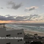 Kirra Beach Unit - Panoramic Gold Coast Beach View